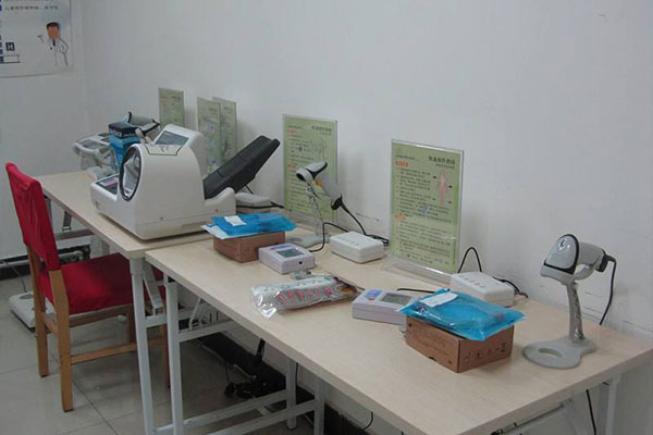 ����С��